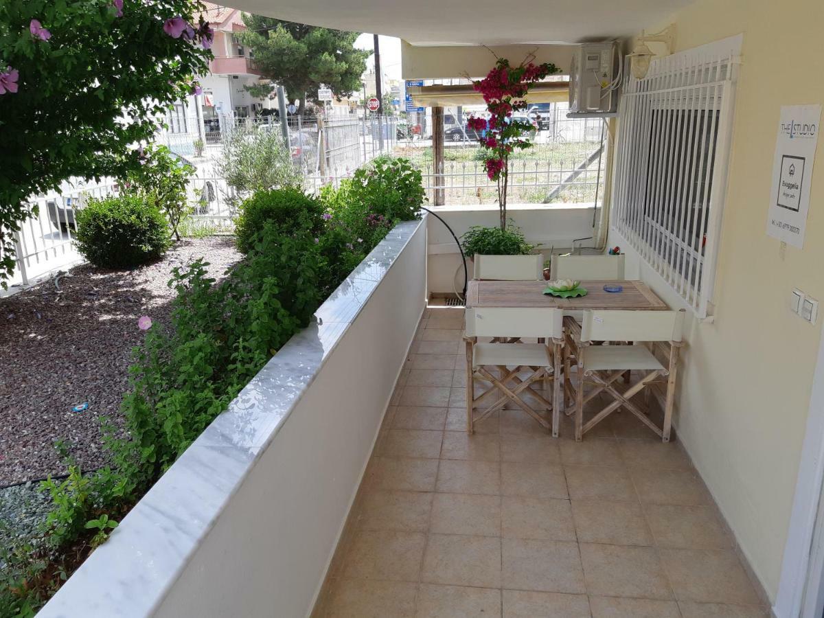 Evaggelia Design Suite Néa Péramos Buitenkant foto
