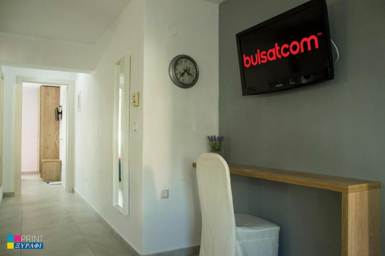 Evaggelia Design Suite Néa Péramos Buitenkant foto